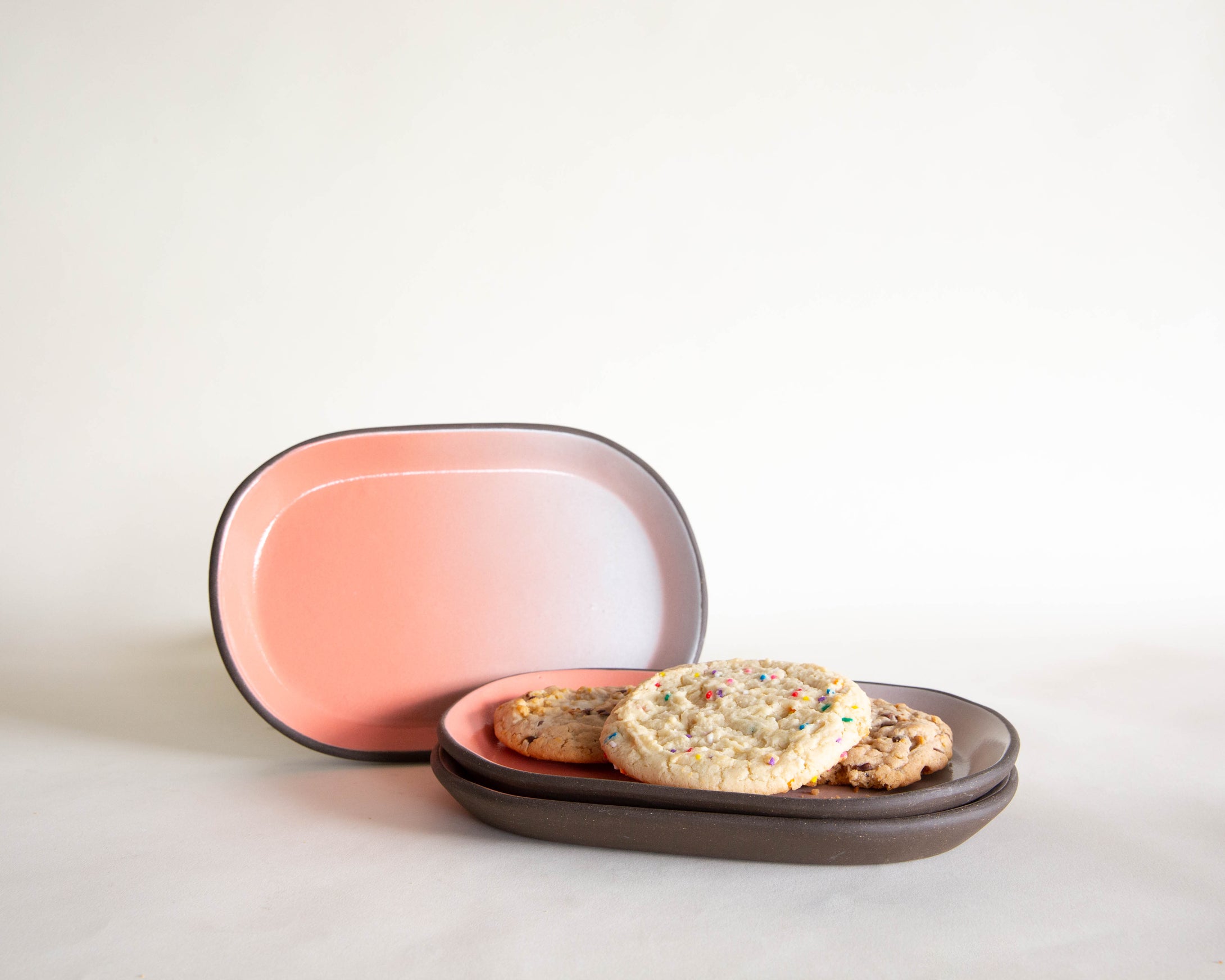 New!!! Tupperware snack / cookie container